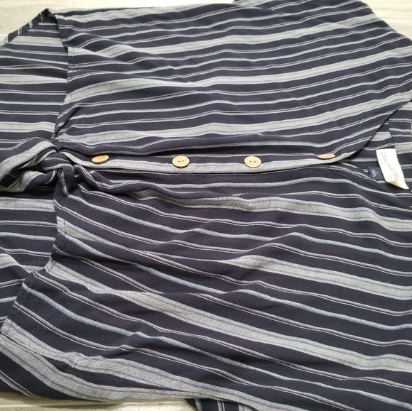 Universal thread blouse - Picture 2 of 3